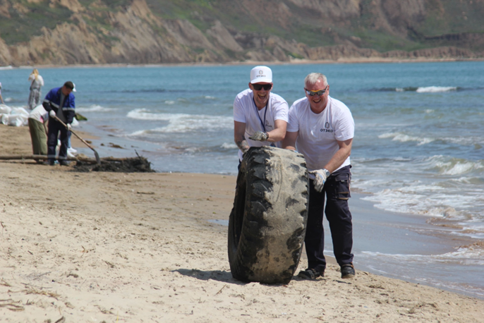أوتيكو روسيا تدعم المبادرة التطوعية لتنظيف الشواطئ